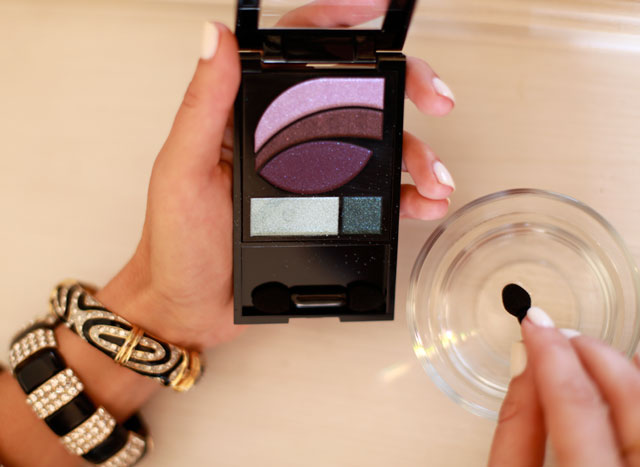 Sydne-Style-Revlon-photo-ready-eyeshadow-primer-dip-in-water-pigmented-color