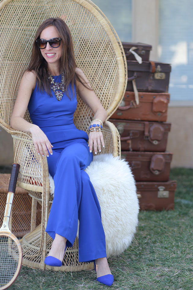 Sydne-Style-Baublebar-jewelry-giveaway-fab-14-great-gatsby-themed-party-decor-fur-chair-trunk-suitcases