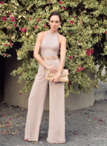 Sydne-Style-giveaway-contest-bebe-gift-card-how-to-wear-a-jumpsuit-wide-leg-pants-nude-gold-clutch