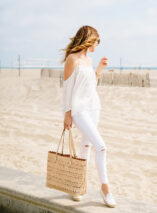 Sydne Style wears Stella & Dot leather tote bag to the beach