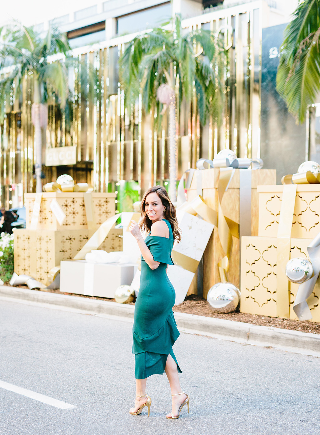 Sydne Style shows beverly hills holiday decorations on rodeo drive
