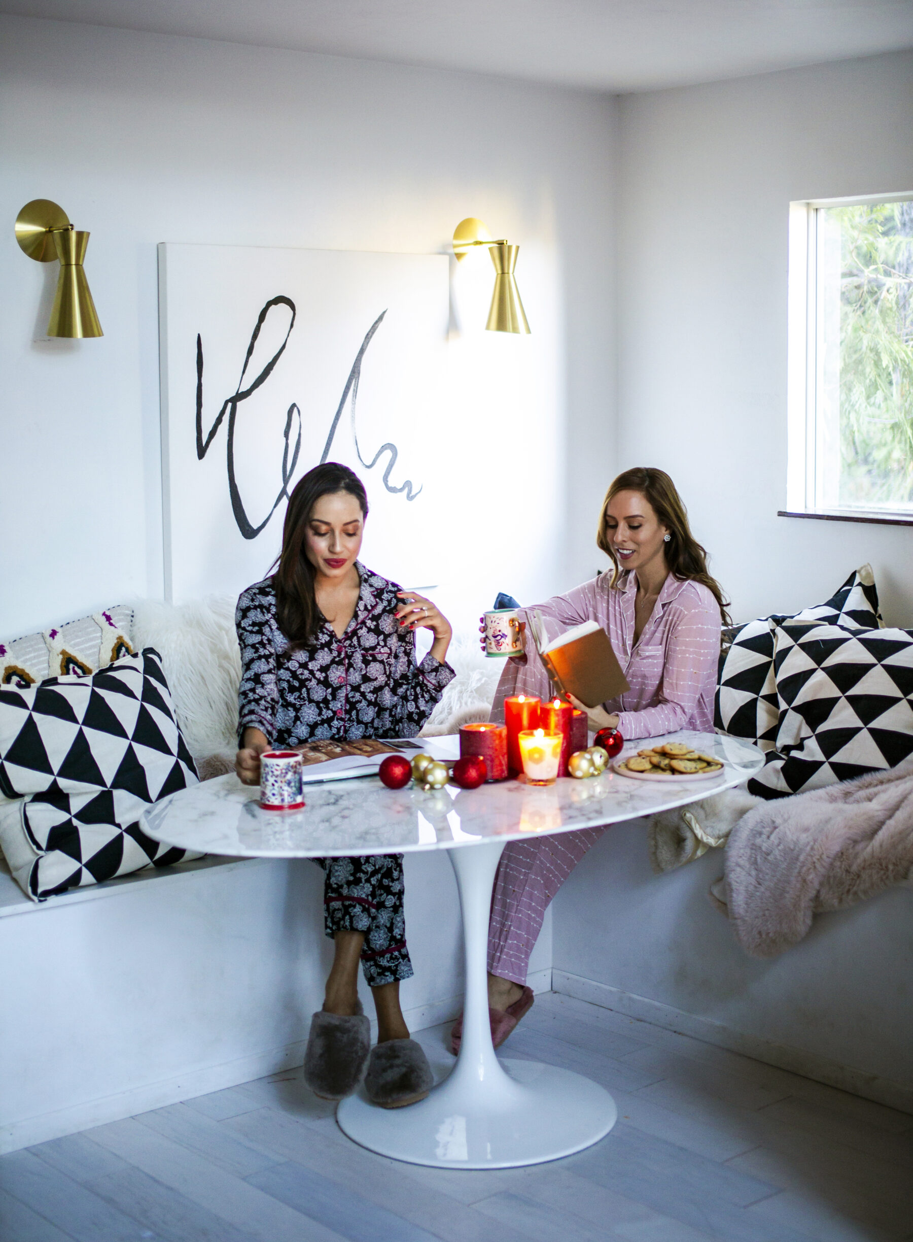 Sydne Style shows where to stay in lake arrowhead on airbnb with pretty breakfast area