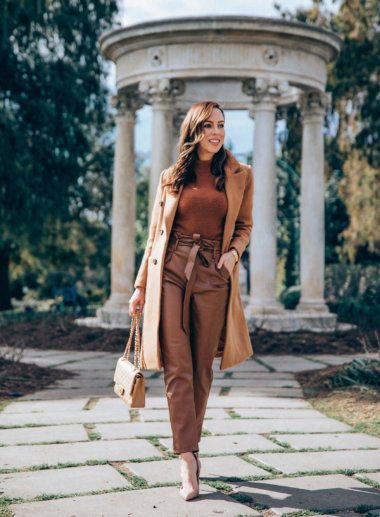 Sydne Style shows monochromatic outfit 